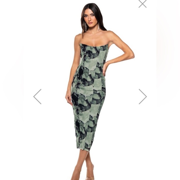 AKIRA DRESS - Picture 4 of 6